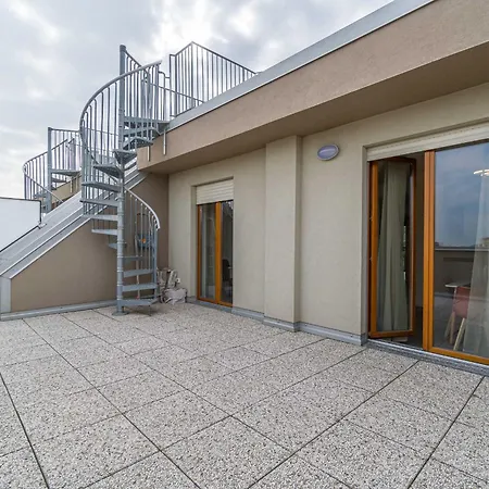 Апартаменты Stadio Olimpico Chic & Roomy Flat With Terrace